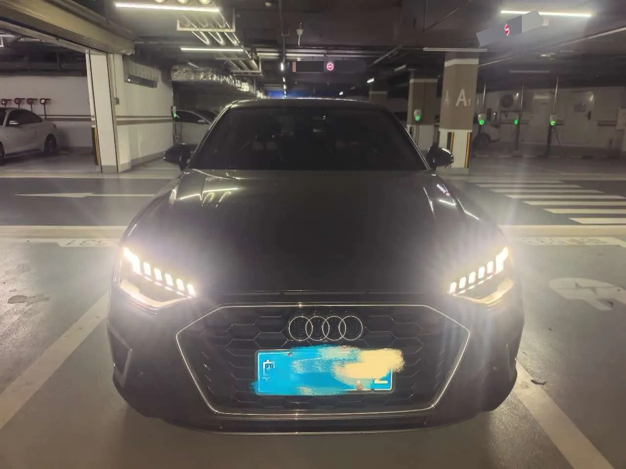 Audi 2020 A4L 2.0TFSI 40TFSI Fashion Dynamic Automatic 2
