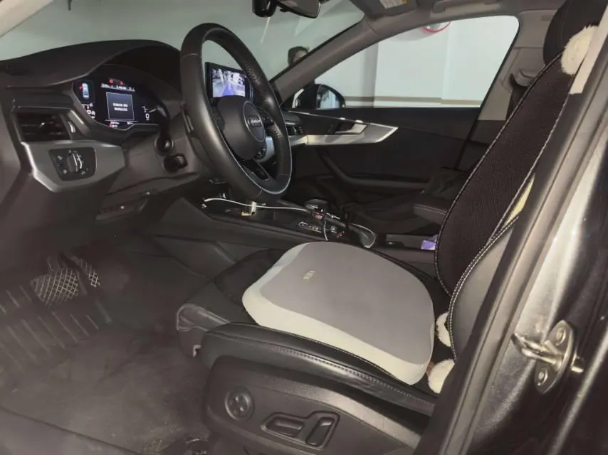 Audi 2020 A4L 2.0TFSI 40TFSI Fashion Dynamic Automatic 3
