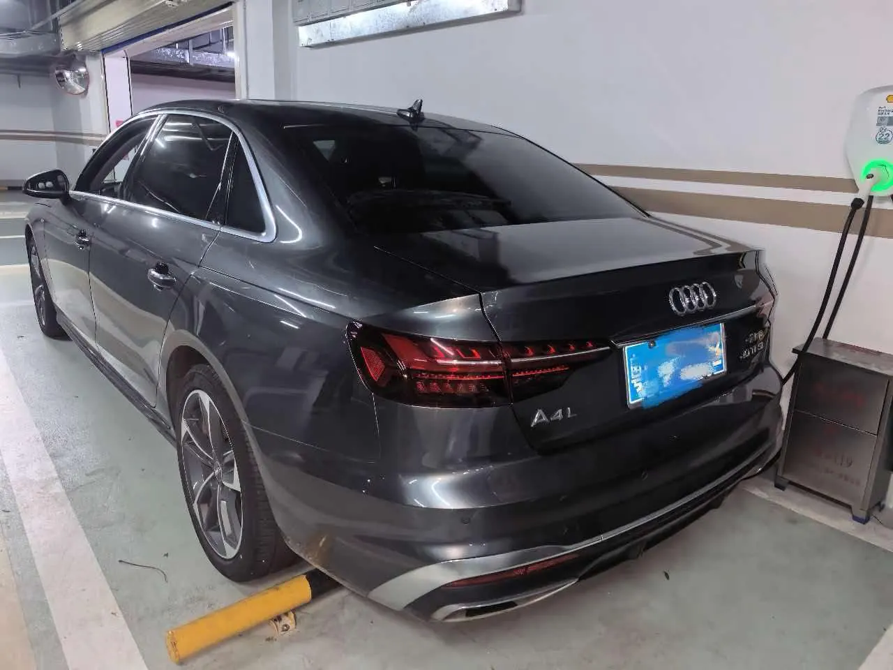 Audi 2020 A4L 2.0TFSI 40TFSI Fashion Dynamic Automatic 7