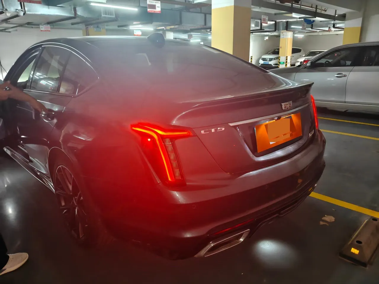 Cadillac 2020 CT5 2.0T 28T Platinum Sports Edition Automatic Gear 4