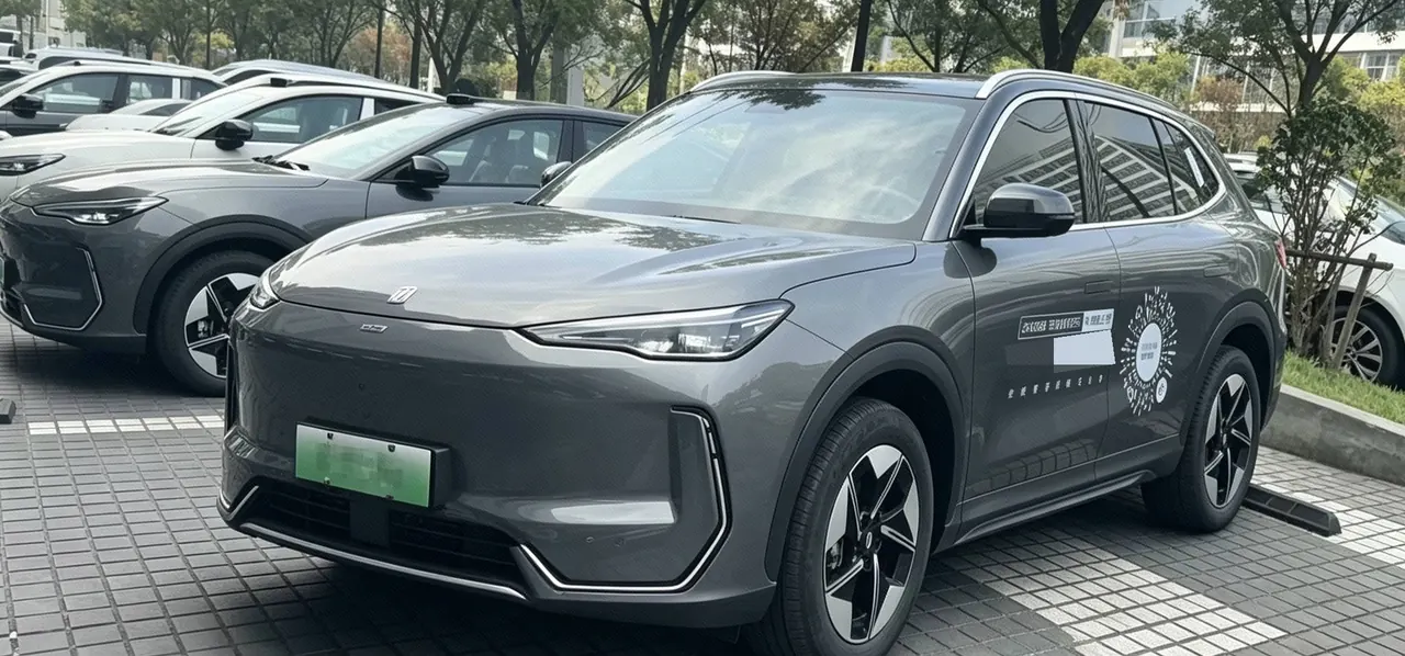 Открыть галерею: Geely Galaxy 2026 E 5 610km Discovery Edition Automatic Gear