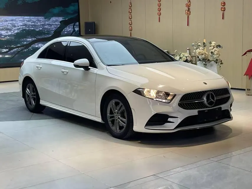 Mercedes Benz Class A 2021 A 180 L 1.3T automatic gear 3