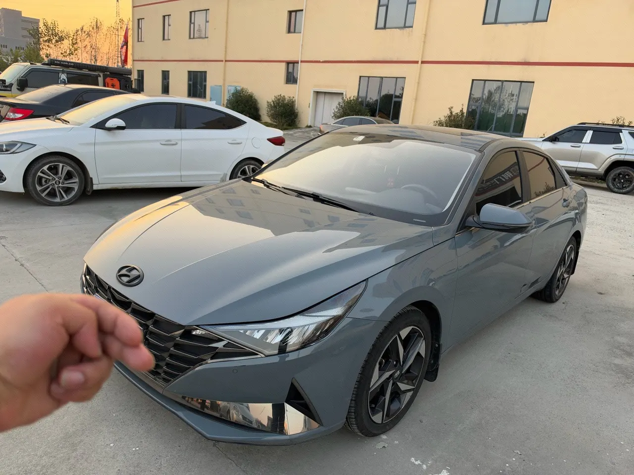 Open image lightbox: Hyundai 2021 Elantra-sedan 1.5 stepless GLX elite automatic gear