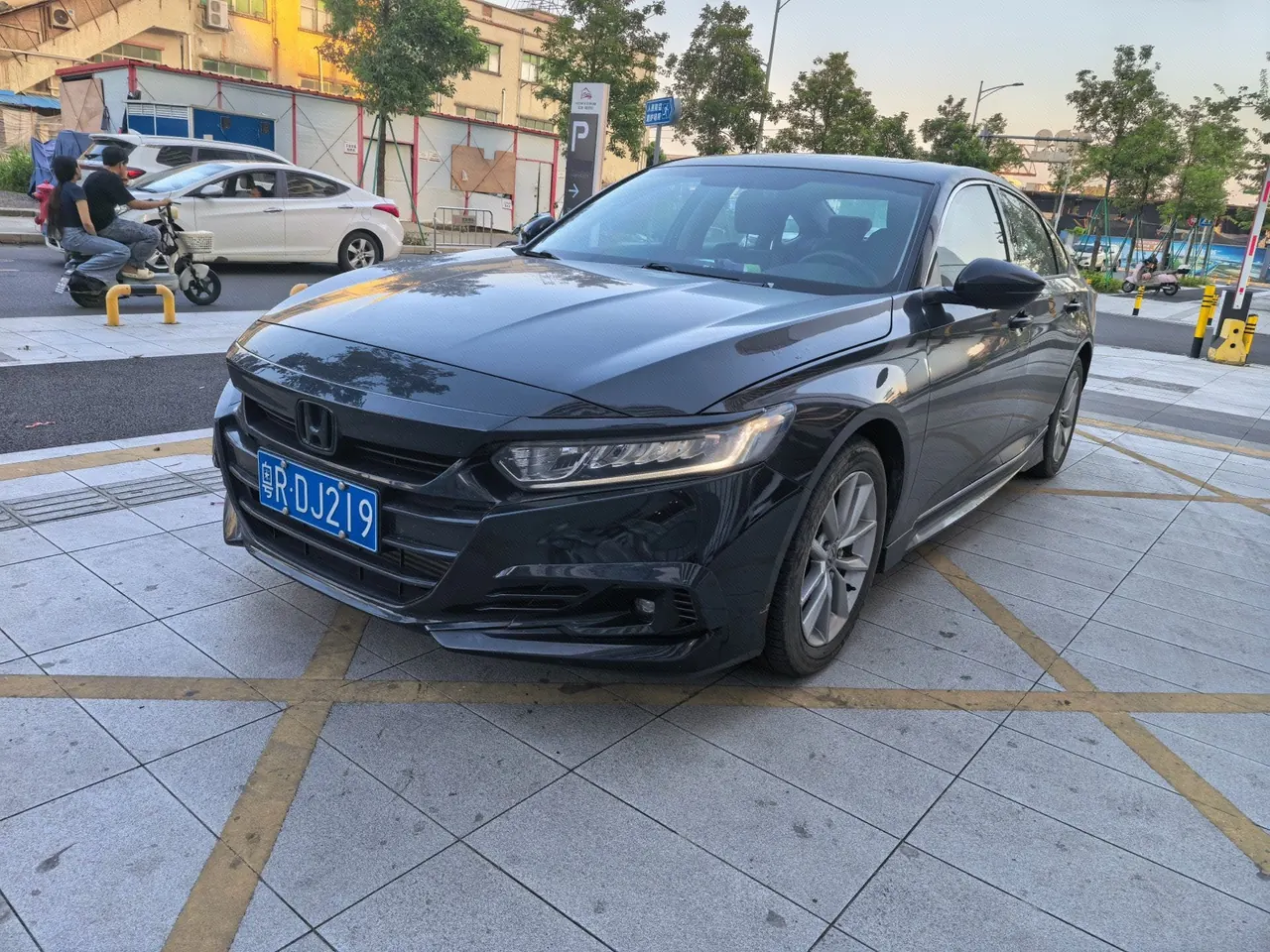 Open image lightbox: Honda 2022 10th Generation Accord 1.5T Stepless 260TURBO Deluxe Automatic Gear