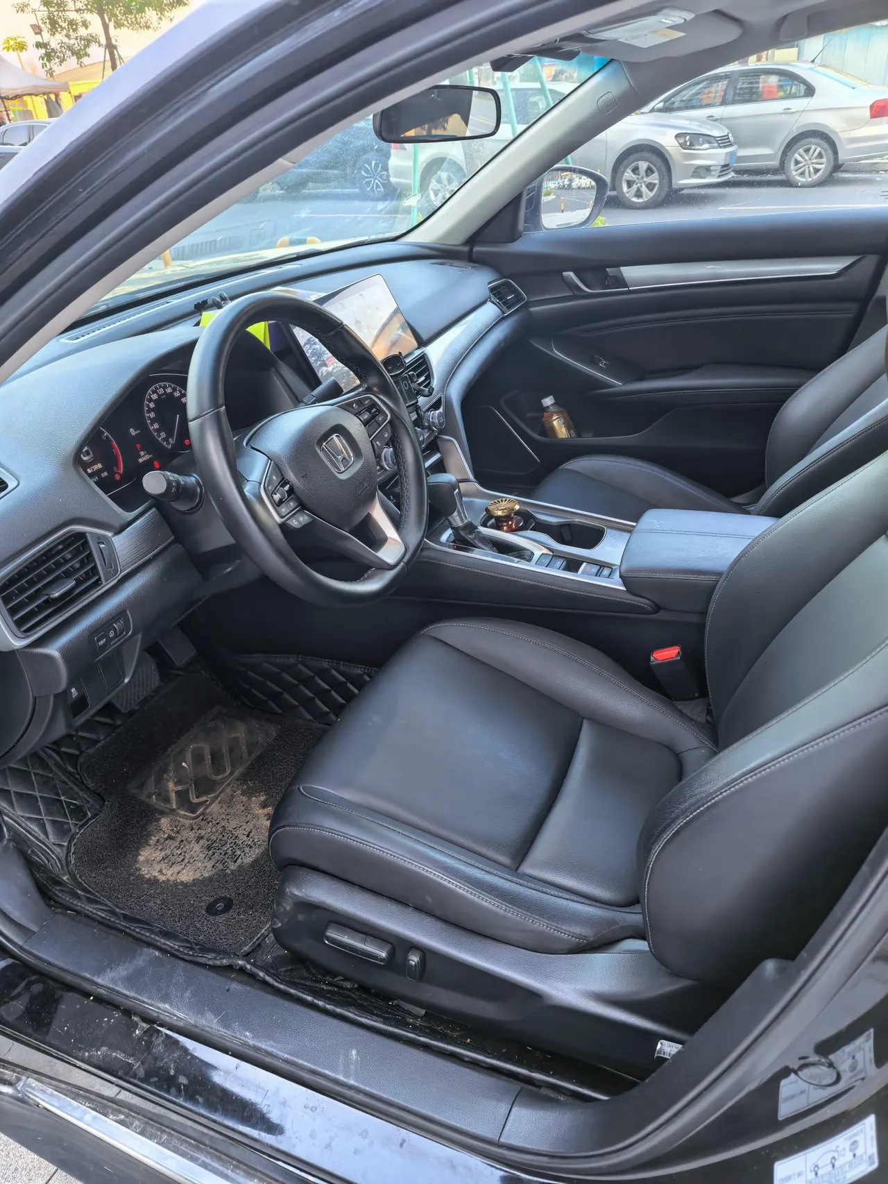Honda 2022 10th Generation Accord 1.5T Stepless 260TURBO Deluxe Automatic Gear 4