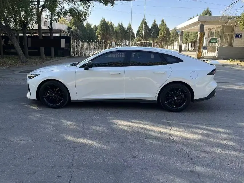 ChangAn 2022 UNI-V 1.5T honorable automatic gear 3