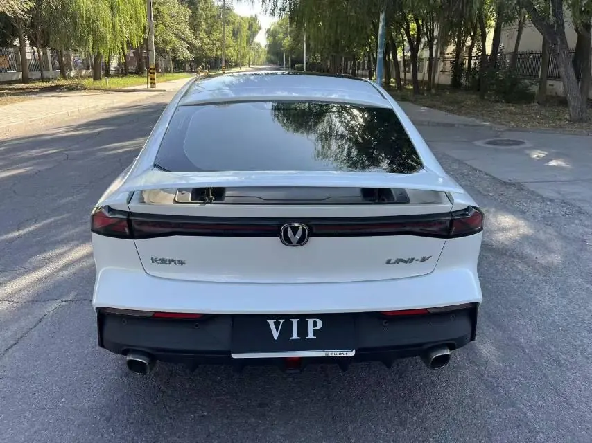 ChangAn 2022 UNI-V 1.5T honorable automatic gear 5