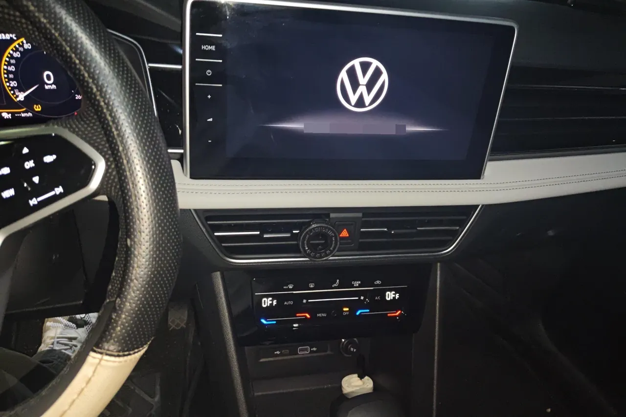 Volkswagen 2022 Tiguan L 2.0TSI 330TSI Two-Drive Smart Edition Automatic Gear 10