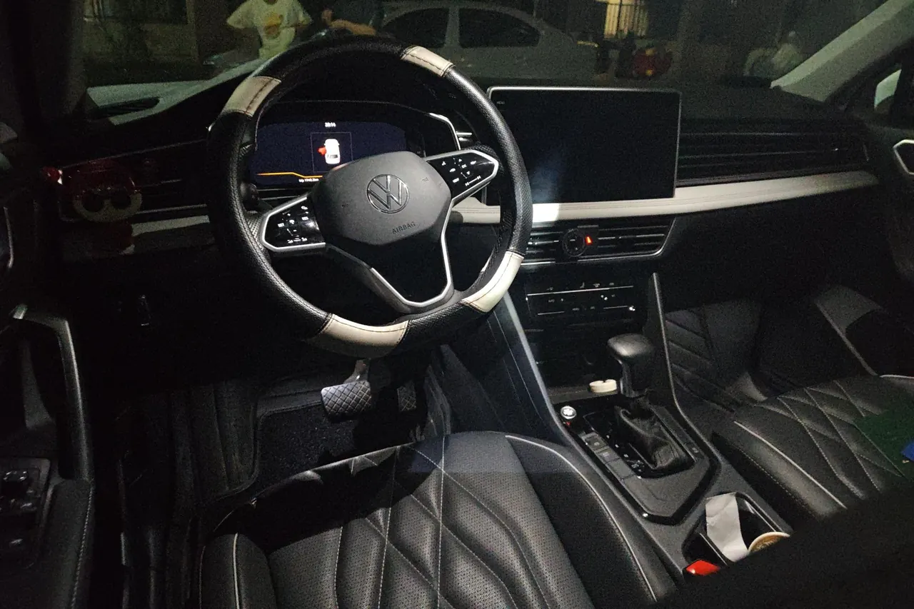 Volkswagen 2022 Tiguan L 2.0TSI 330TSI Two-Drive Smart Edition Automatic Gear 4
