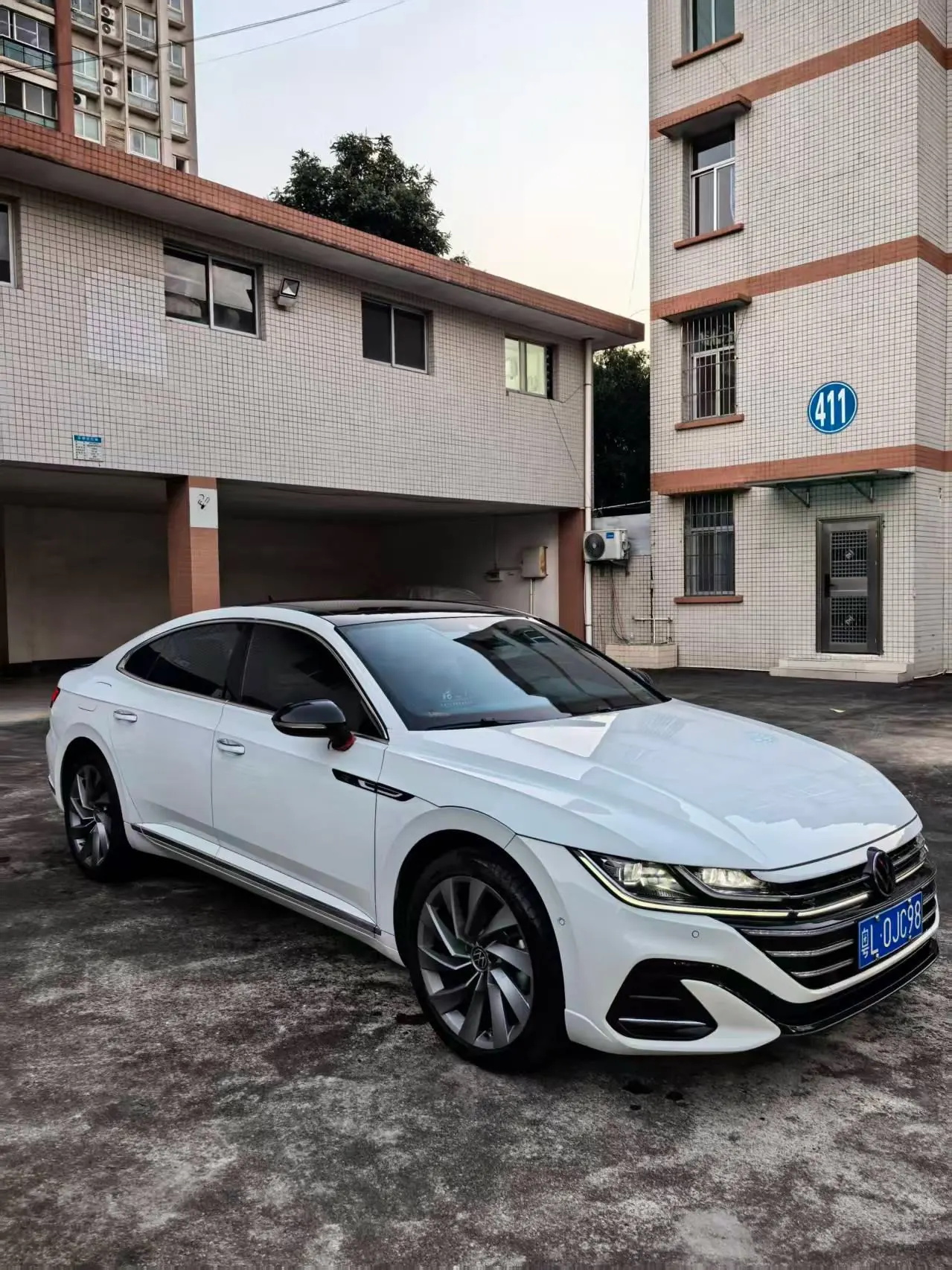 Volkswagen 2024 CC 2.0TSI 380TSI eye-catching automatic gear 2