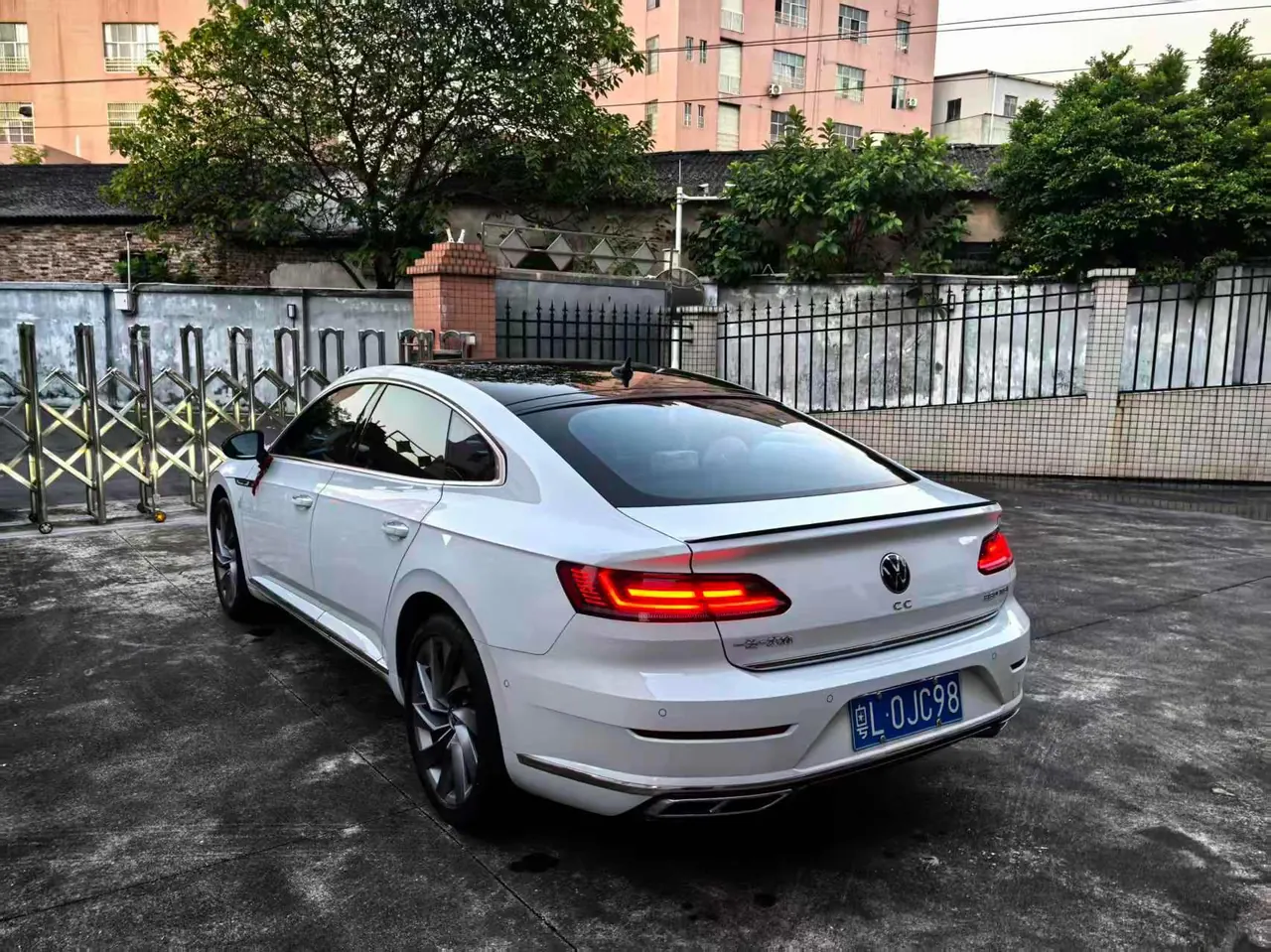 Volkswagen 2024 CC 2.0TSI 380TSI eye-catching automatic gear 4