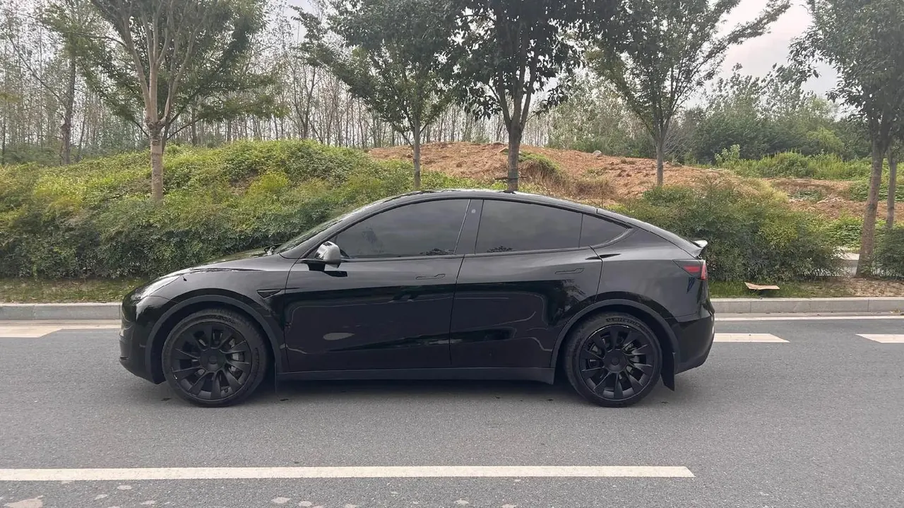 Tesla 2022 Model Y rear-wheel drive version (facelift) automatic gear 2
