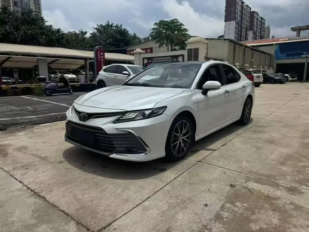 Open image lightbox: Toyota 2021 Camry 2.5G Deluxe Edition Automatic Gear