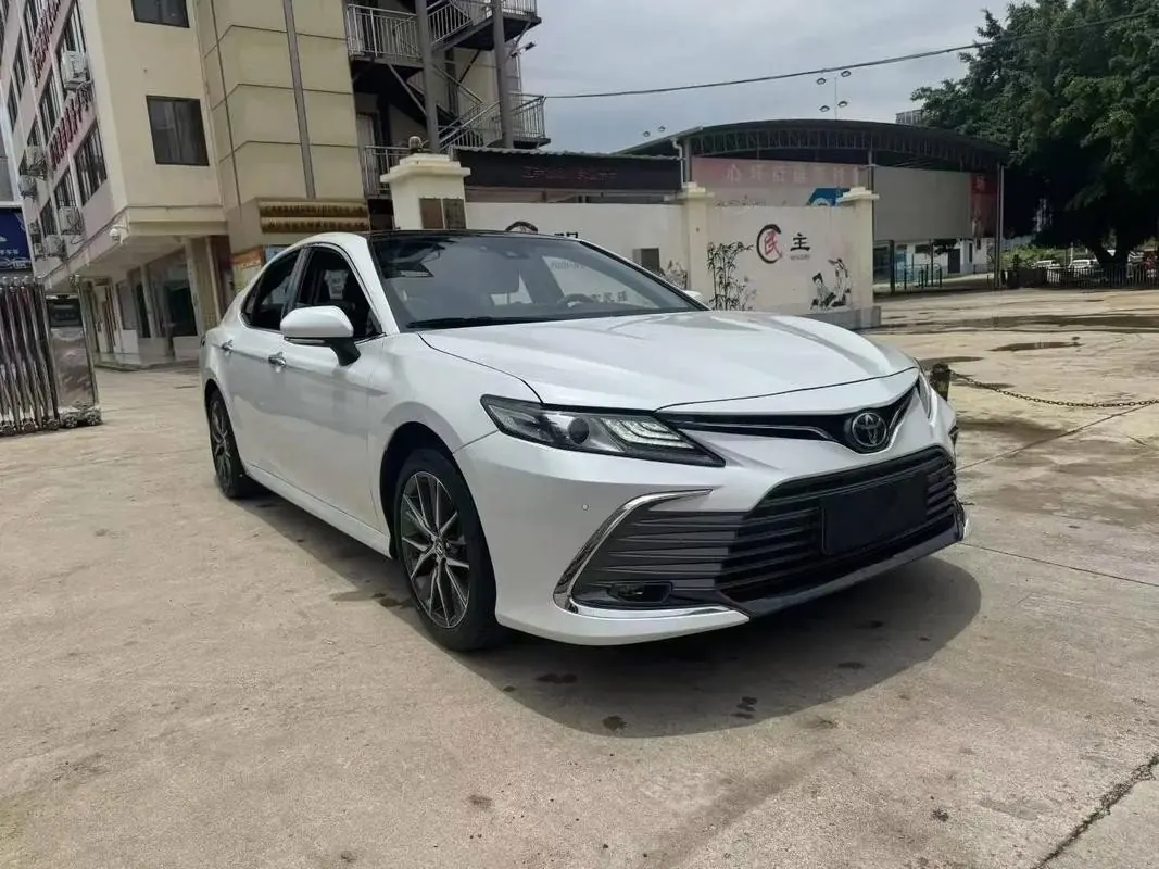Toyota 2021 Camry 2.5G Deluxe Edition Automatic Gear 2