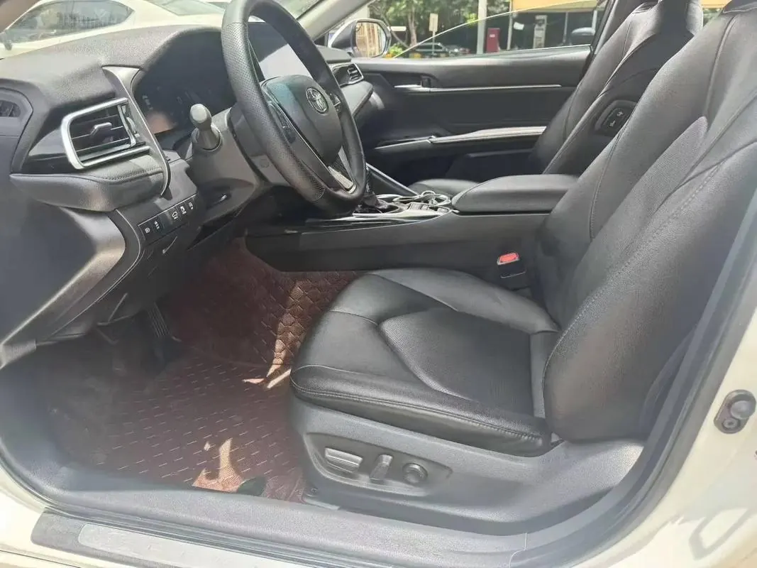 Toyota 2021 Camry 2.5G Deluxe Edition Automatic Gear 4