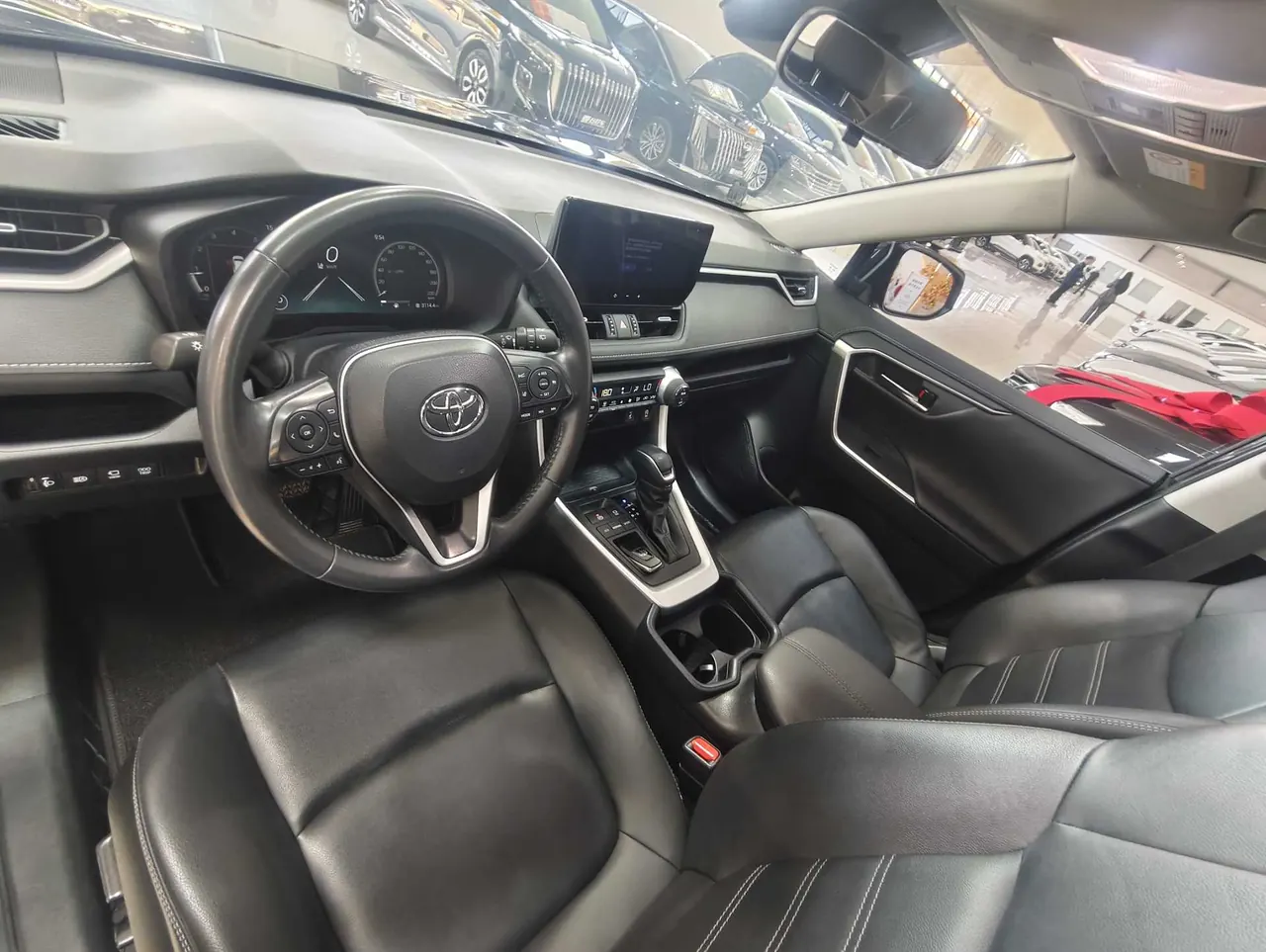 Toyota 2023 RAV4 Rongbo 2.0 Stepless Two-Drive Fashion Plus Edition Automatic Gear 4