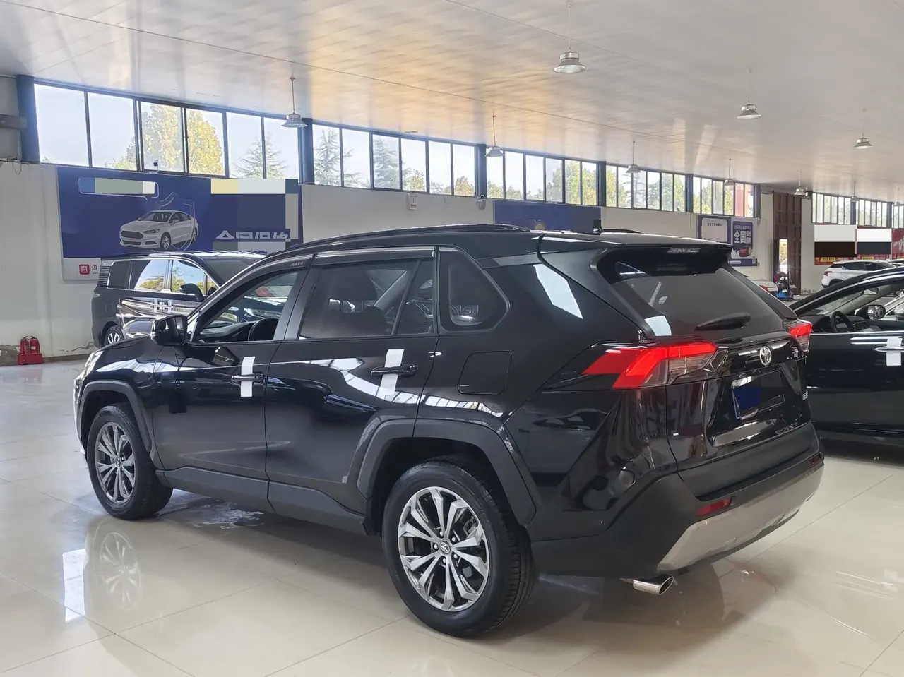 Toyota 2023 RAV4 Rongbo 2.0 Stepless Two-Drive Fashion Plus Edition Automatic Gear 7