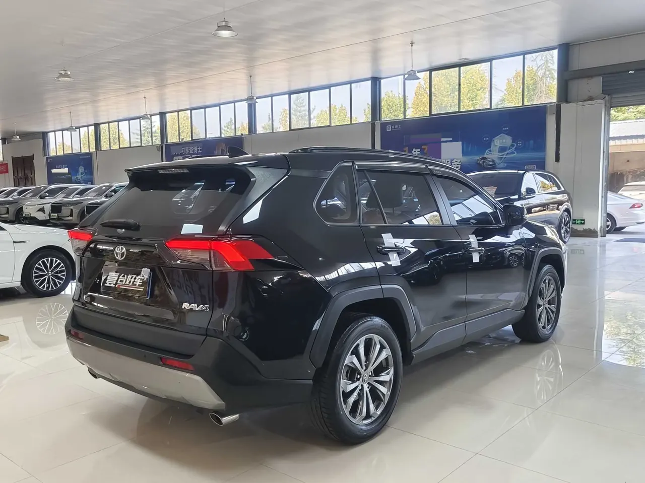 Toyota 2023 RAV4 Rongbo 2.0 Stepless Two-Drive Fashion Plus Edition Automatic Gear 9