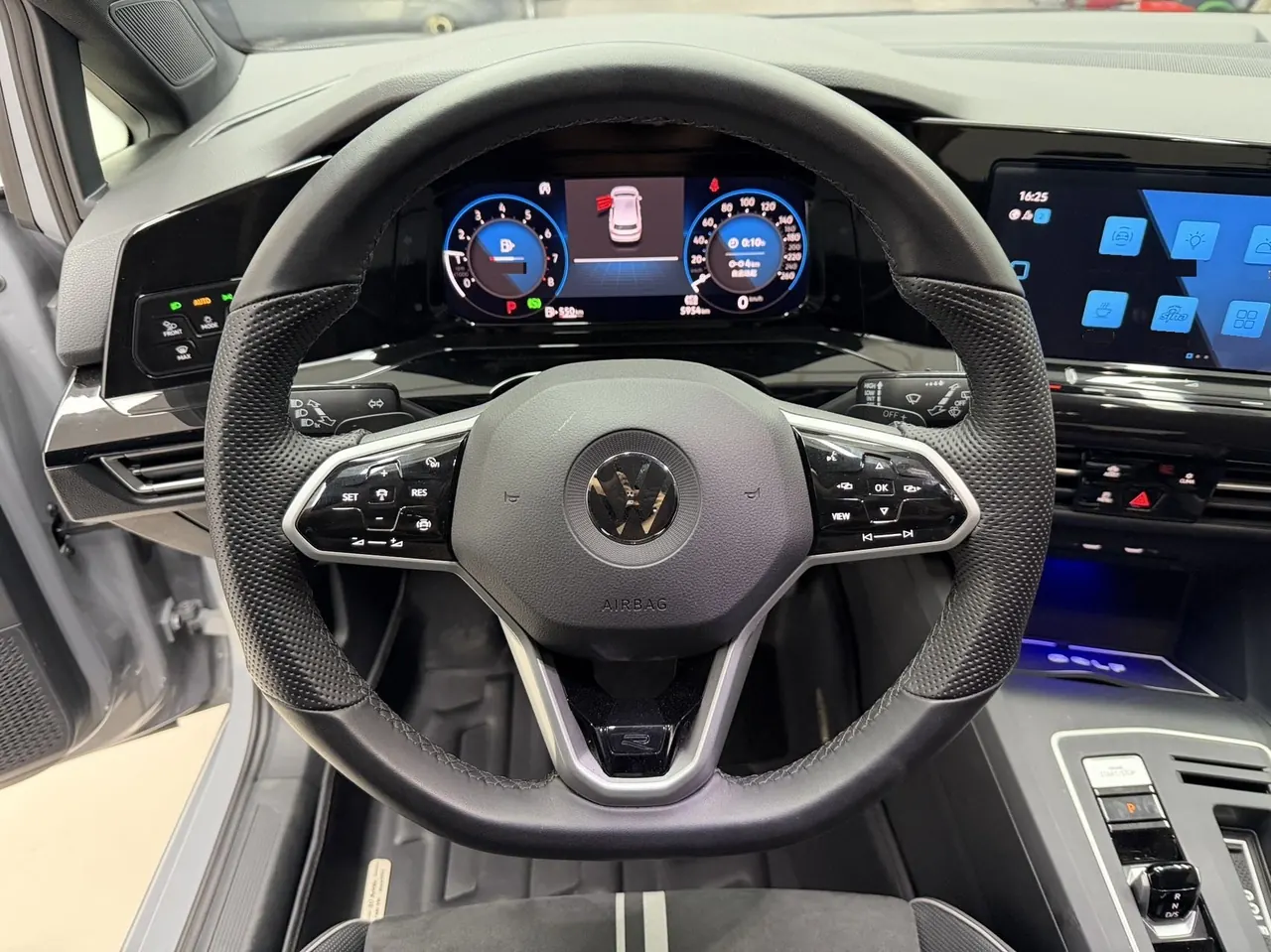 Volkswagen 2021 Golf 8 R-Line 1.4TSI 280TSI Automatic 7