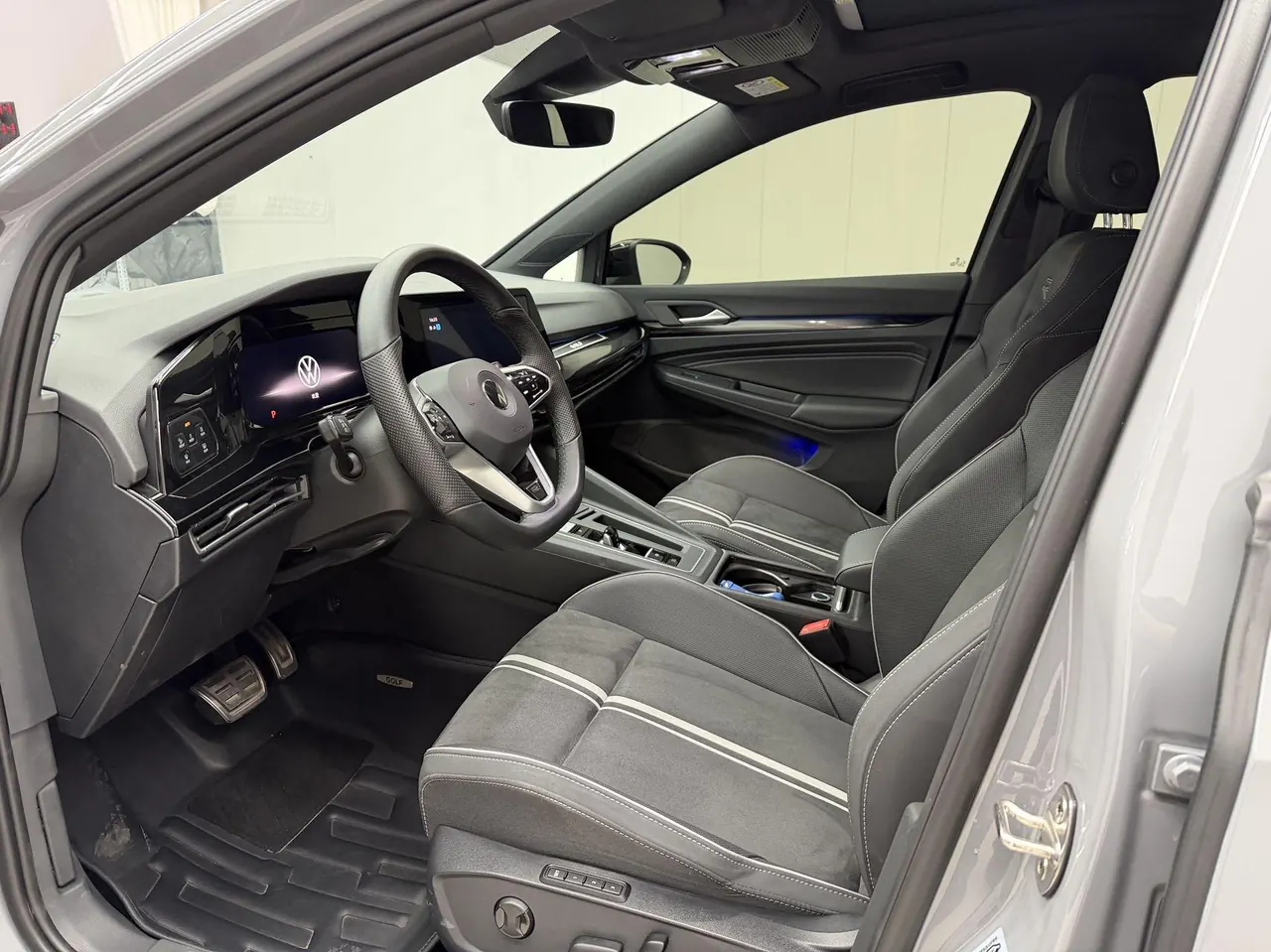 Volkswagen 2021 Golf 8 R-Line 1.4TSI 280TSI Automatic 8