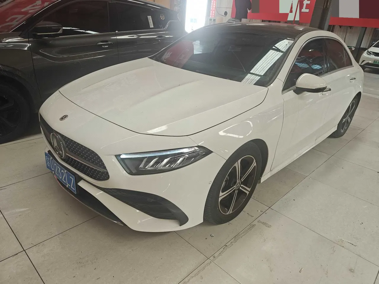 Открыть галерею: Mercedes Benz Class A 2023 A 200 L 1.3T Fashion Automatic Gear