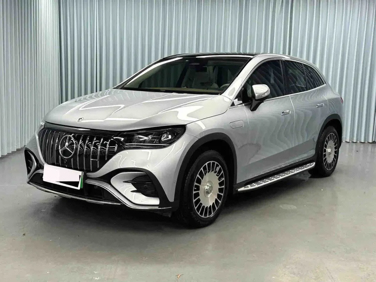 打开图片灯箱:Mercedes Benz 2023 EQE SUV 350 4MATIC EQE SUV 350 4MATIC Pioneer Edition Automatic