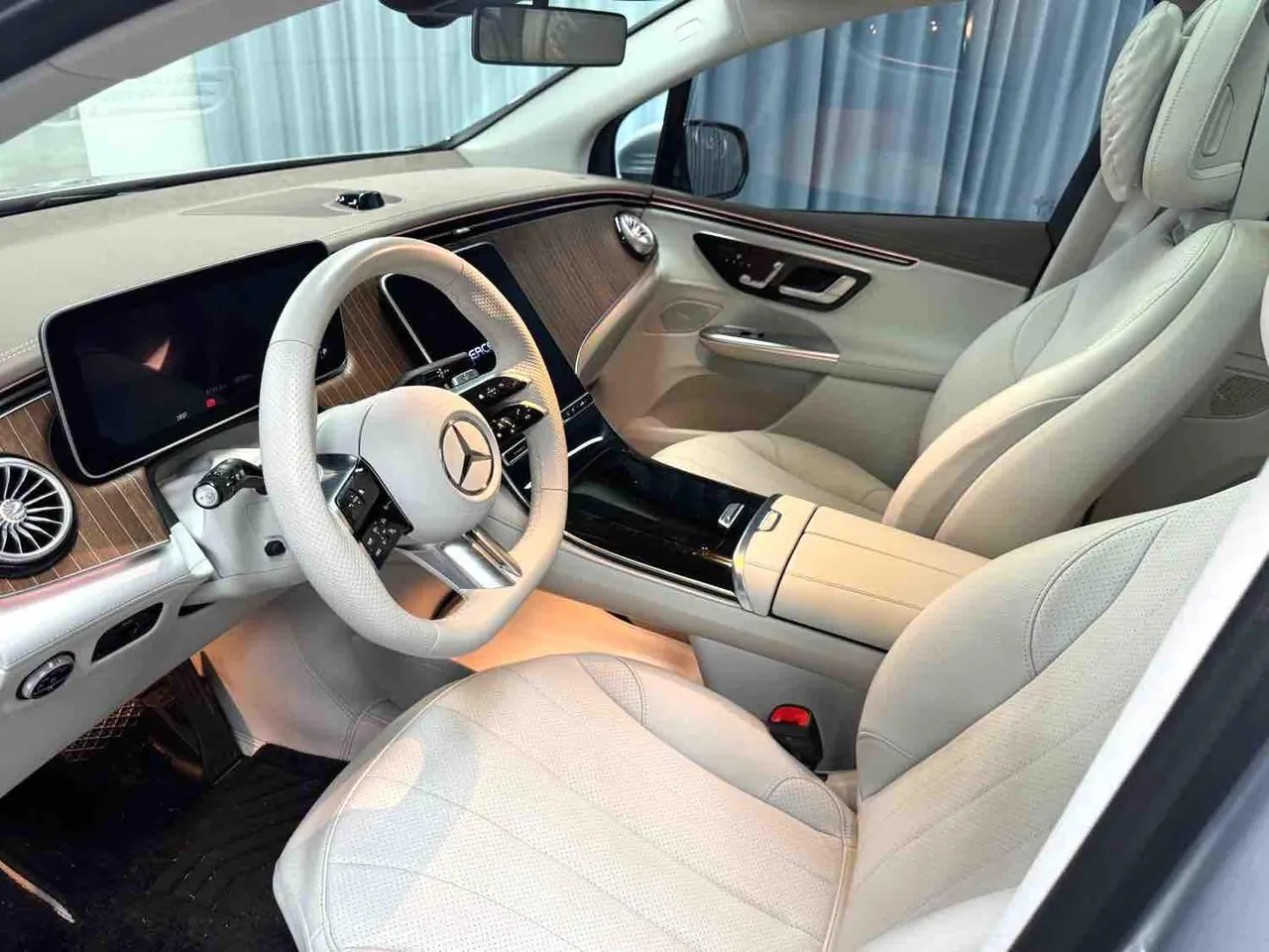 Mercedes Benz 2023 EQE SUV 350 4MATIC EQE SUV 350 4MATIC Pioneer Edition Automatic 4