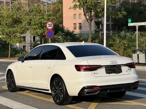 Audi 2023 A4L 2.0TFSI 40TFSI Deluxe Dynamic Automatic 6
