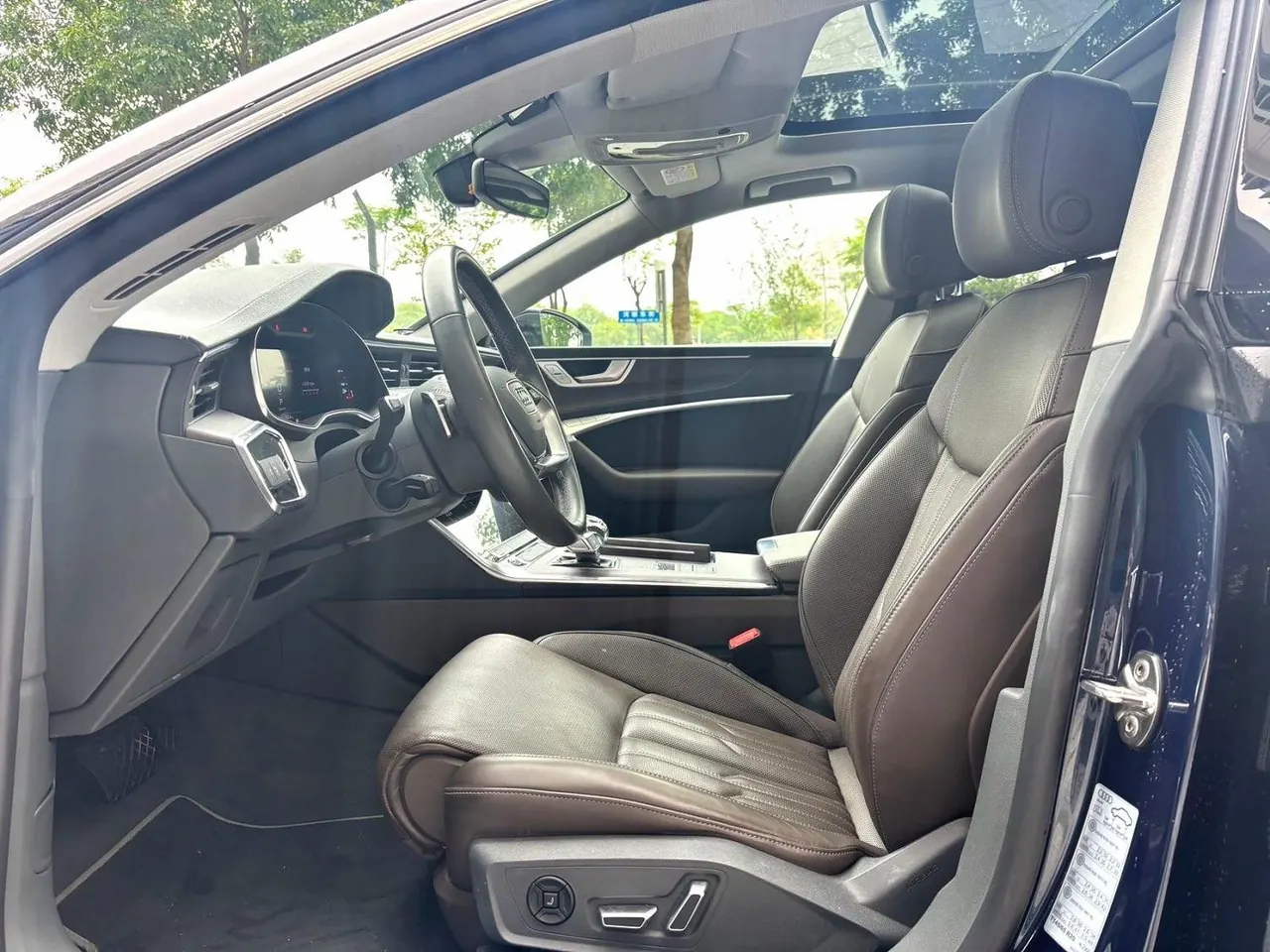 Audi 2022 A7L 48V 3.0TFSI 55TFSI Quattro S-line Zhiyuan Crystal Suit Automatic Gear 7