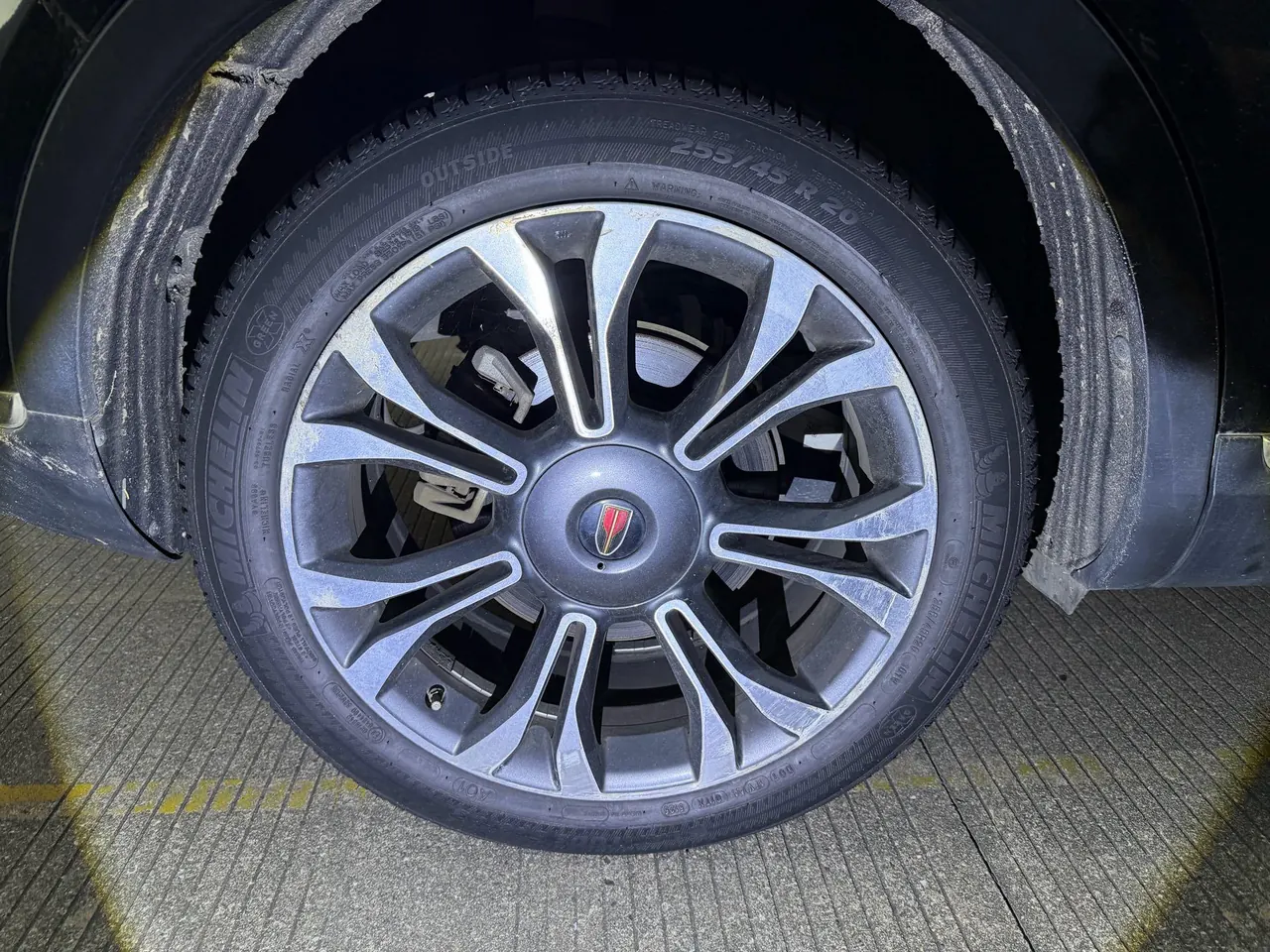 HongQi 2022 HS5 2.0T 4-wheel drive smart flag-sharing version automatic gear 6