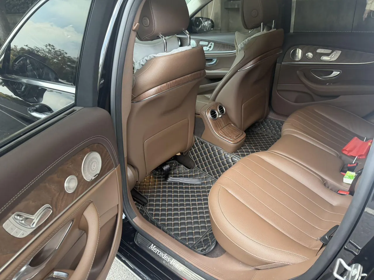Mercedes Benz E Class 2022 E 300 L 2.0T Luxury (Change 2) Automatic Gear 3