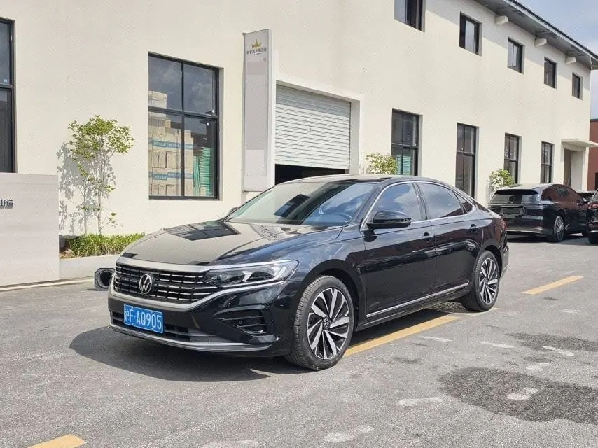 Open image lightbox: Volkswagen 2023 Passat 2.0TSI 330TSI Elite Edition Automatic