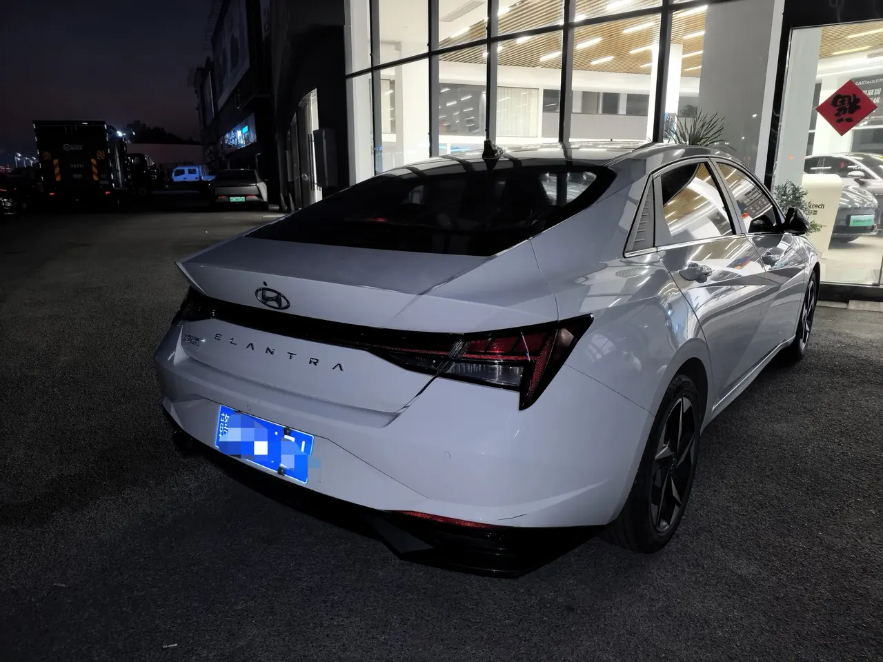 Hyundai 2022 Elantra -3-compartment 1.5 stepless LUX premium automatic gear 6