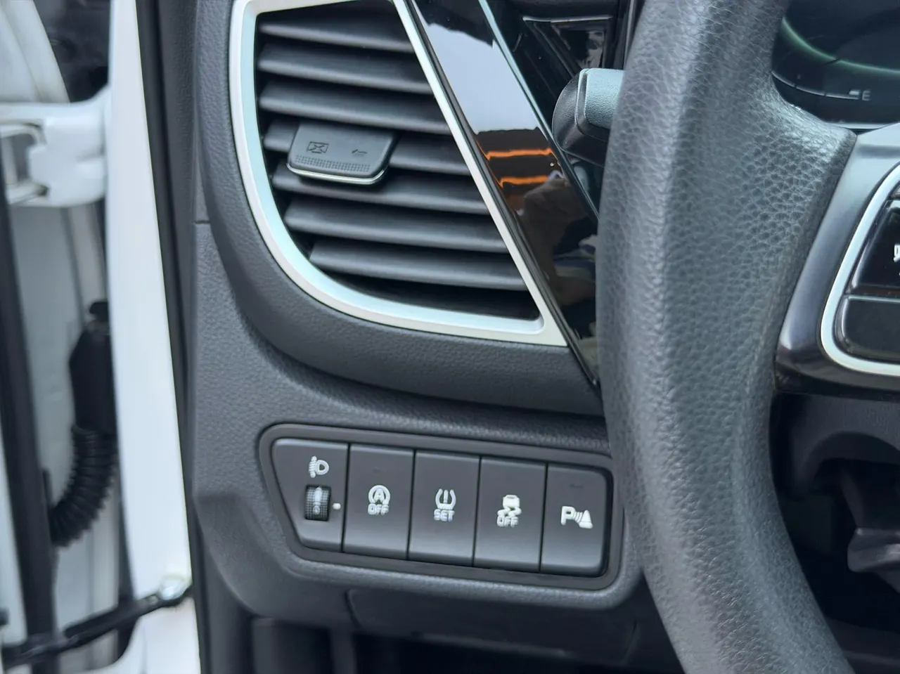 Kia 2023 Setus 1.5 Stepless Deluxe Edition Automatic Transmission 8
