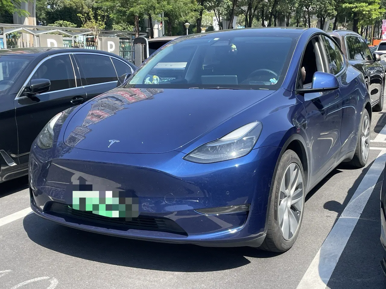 打开图片灯箱:Tesla 2022 Model Y long endurance all-wheel drive version automatic transmission