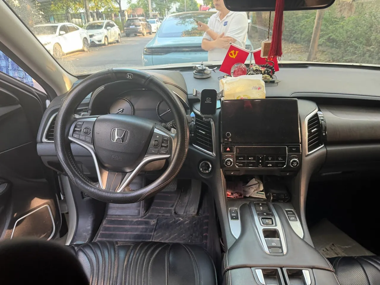 Honda 2020 Crown Road 2.0T 370TURBO Two-Drive Deluxe Automatic Gear 7