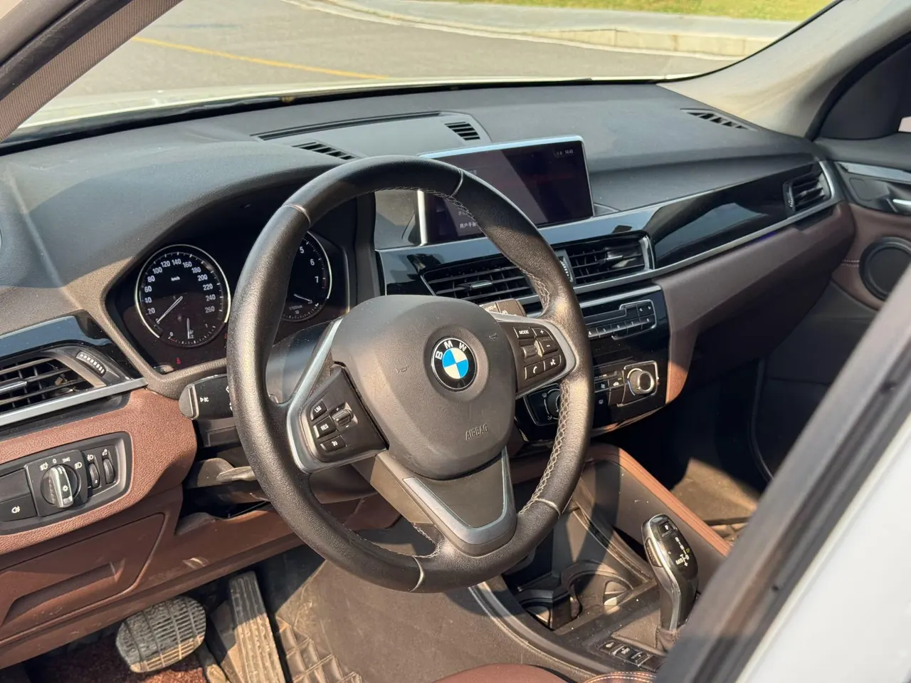 BMW 2020 X1 sDrive20Li 1.5T fashion automatic gear 10