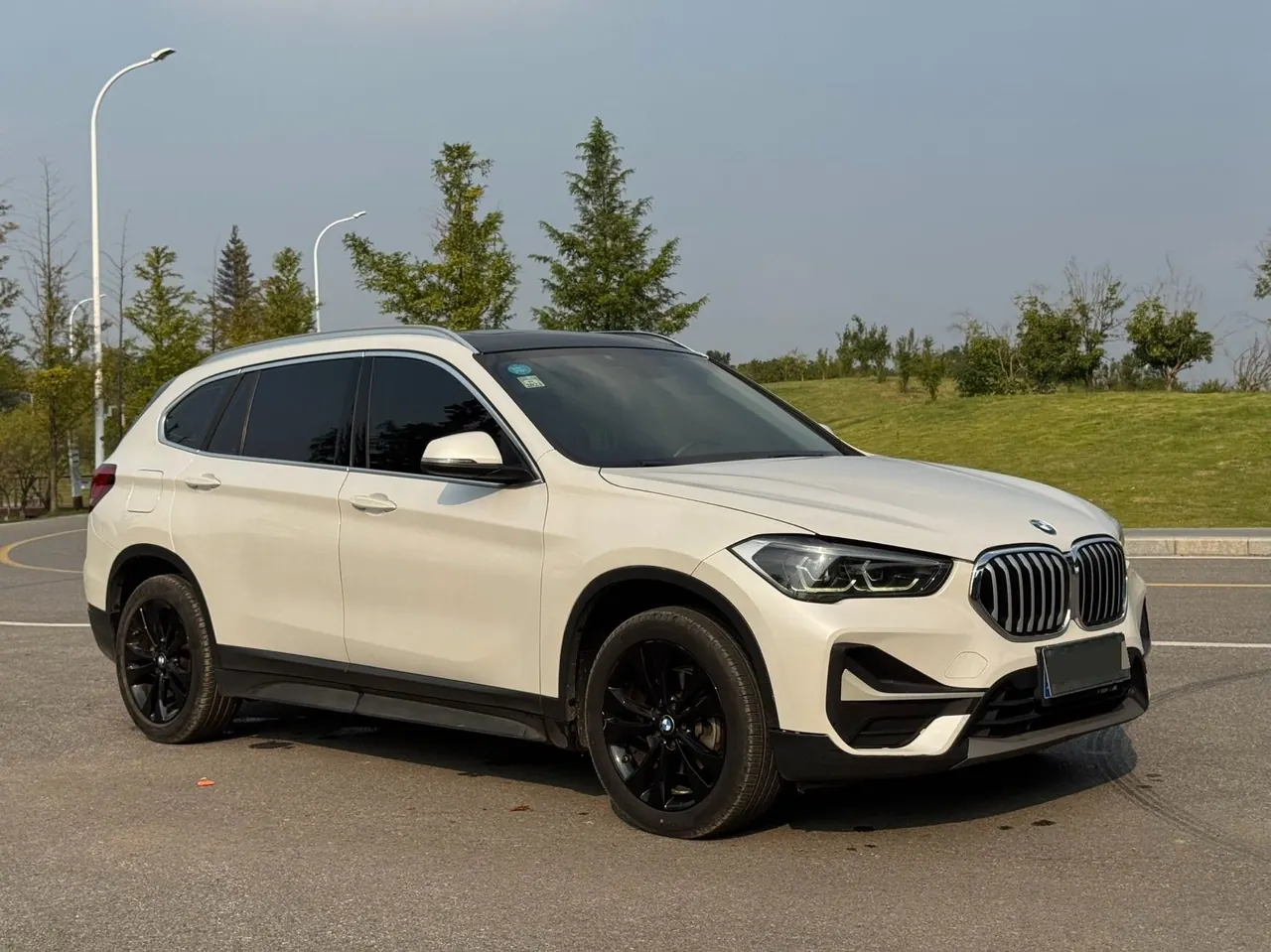 BMW 2020 X1 sDrive20Li 1.5T fashion automatic gear 3
