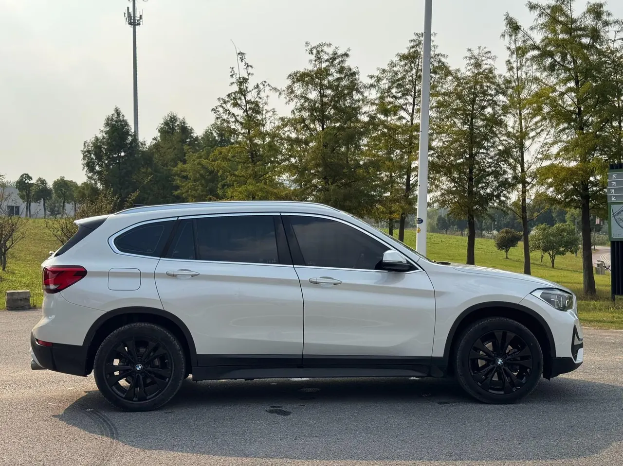 BMW 2020 X1 sDrive20Li 1.5T fashion automatic gear 8