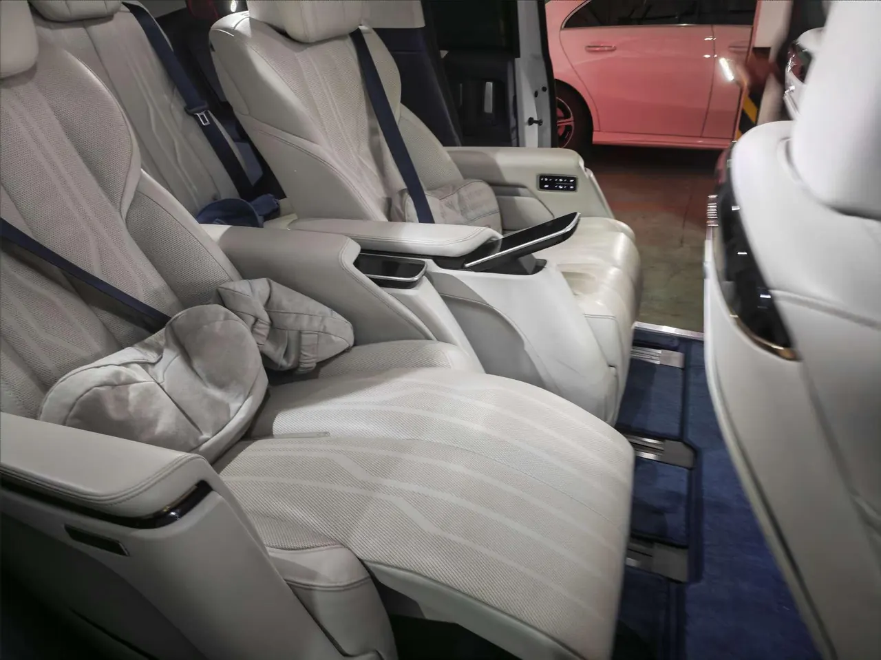 Buick 2023 Century 48V 2.0T Yunshi Edition 6-seat Automatic Gear 10