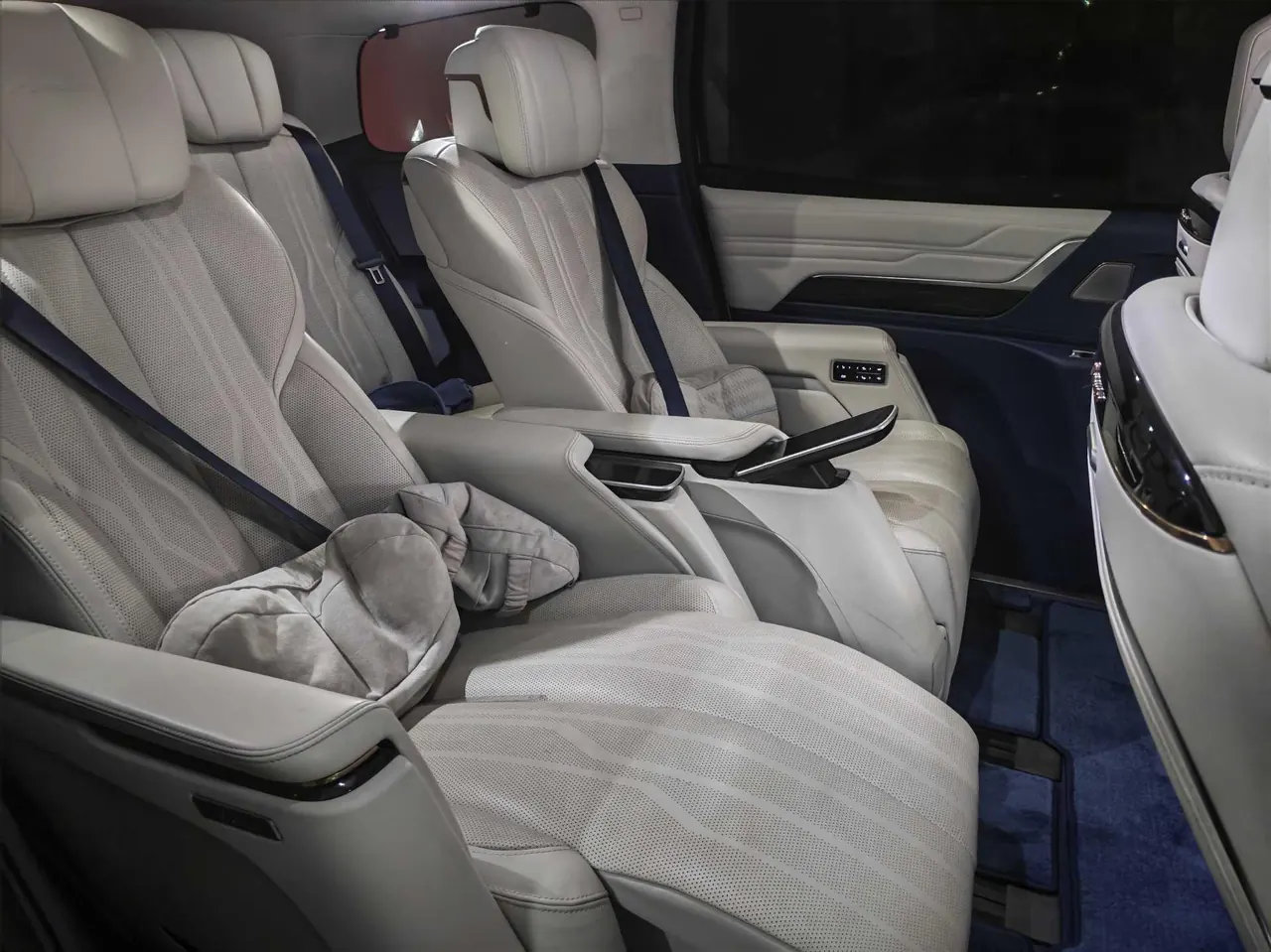 Buick 2023 Century 48V 2.0T Yunshi Edition 6-seat Automatic Gear 7
