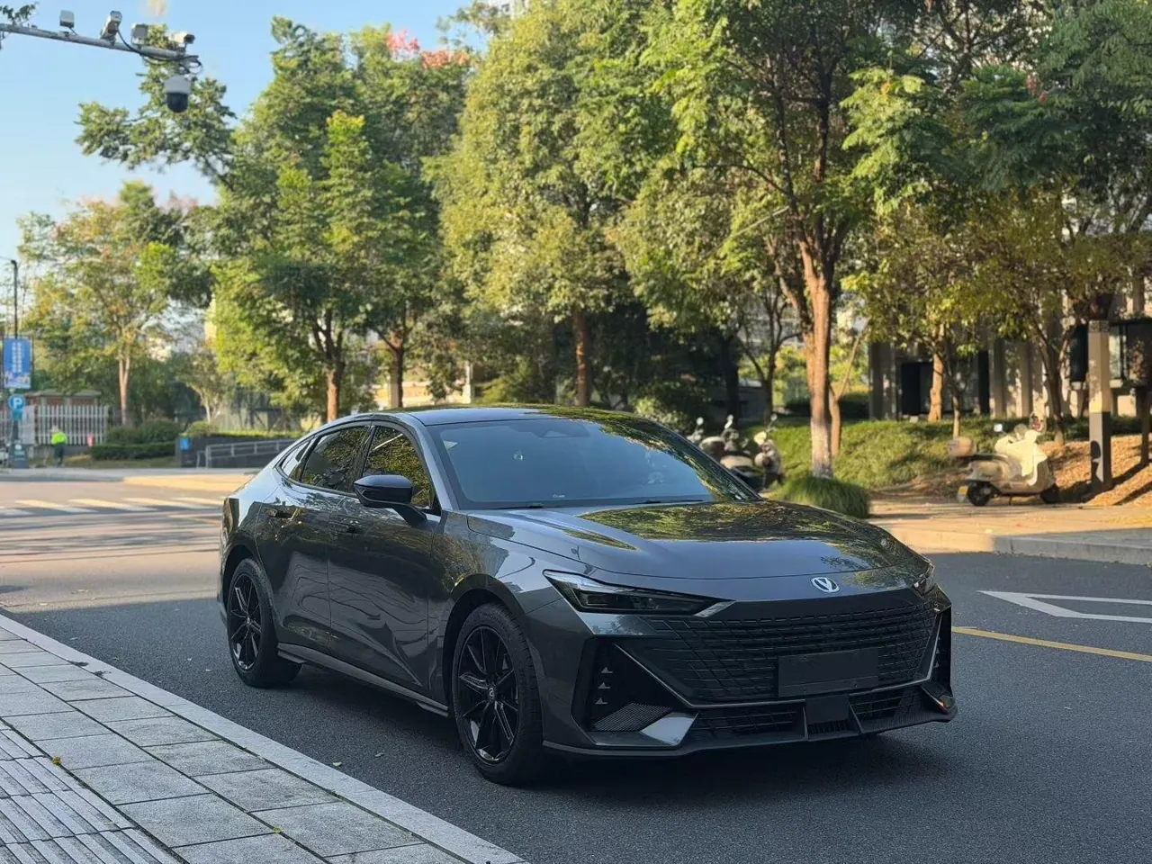 ChangAn 2024 UNI-V 1.5T High Energy Edition Automatic Gear 2
