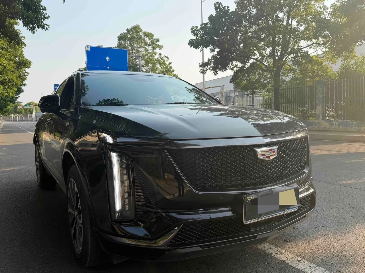 Cadillac 2025 XT5 48V 2.0T Luxury Automatic Gear 3