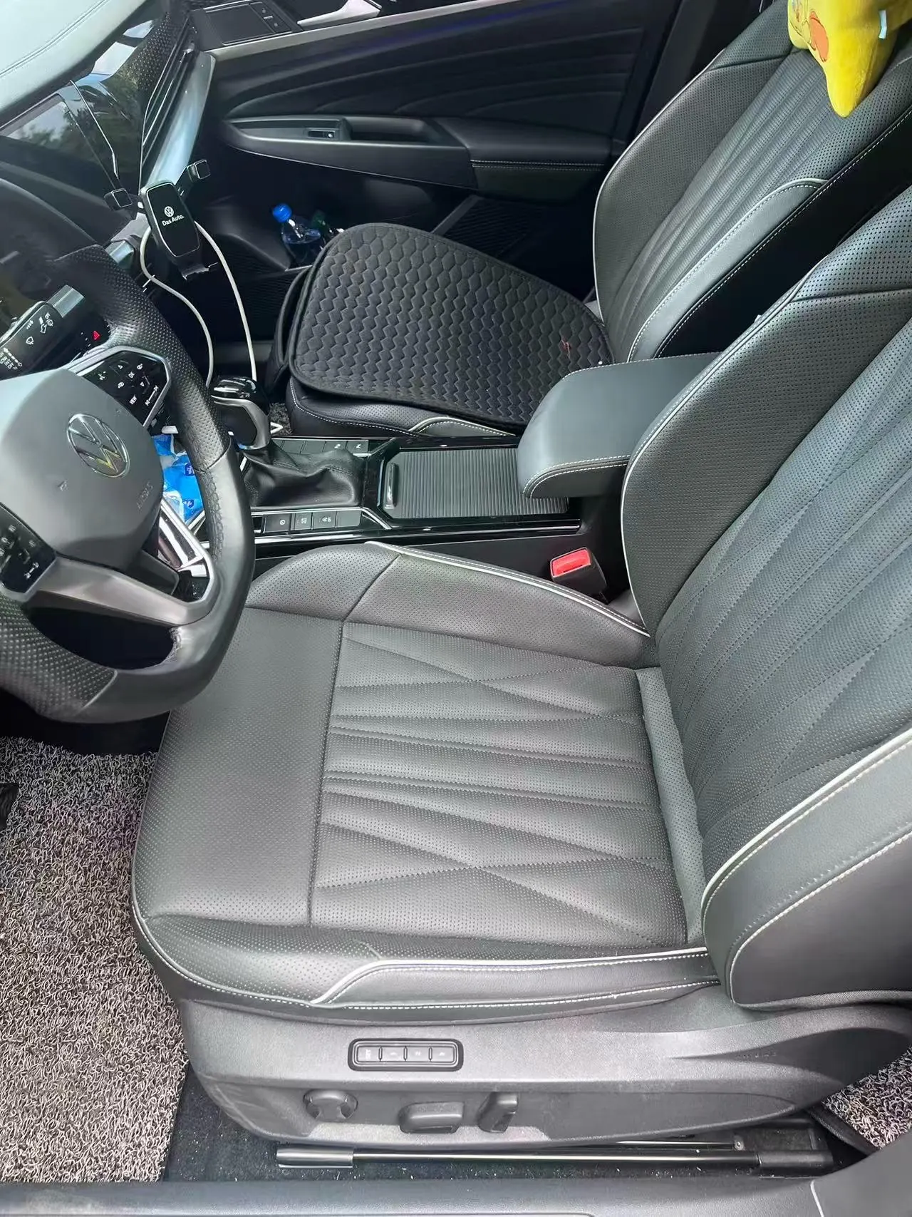 Volkswagen 2022 Passat 2.0TSI 330TSI Star Deluxe Edition Automatic Transmission 4
