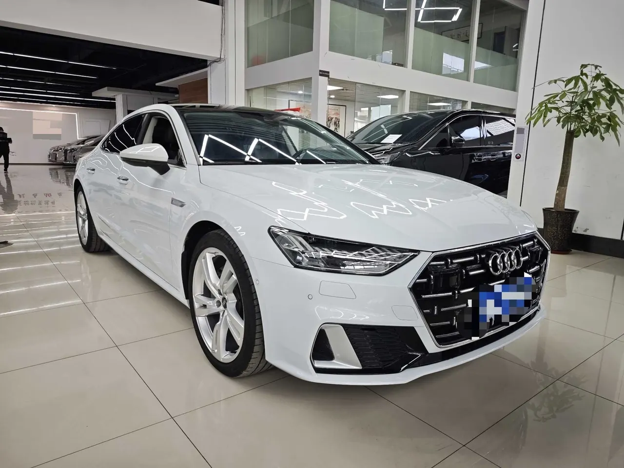 Audi 2024 A7L 2.0TFSI 45TFSI Quattro S-line see remote crystal flow set automatic gear 2