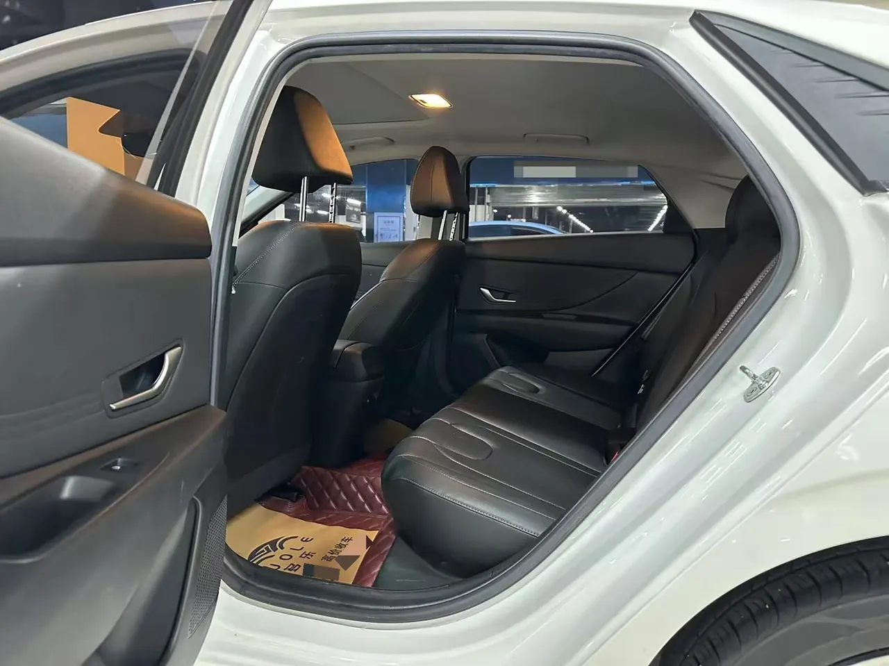 Hyundai 2021 Elantra -3-compartment 1.5 stepless LUX premium automatic gear 5