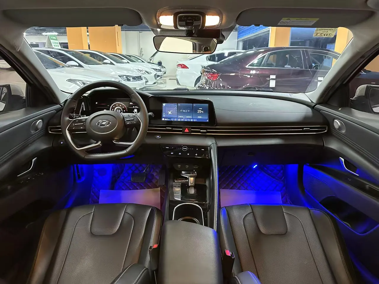 Hyundai 2021 Elantra -3-compartment 1.5 stepless LUX premium automatic gear 6