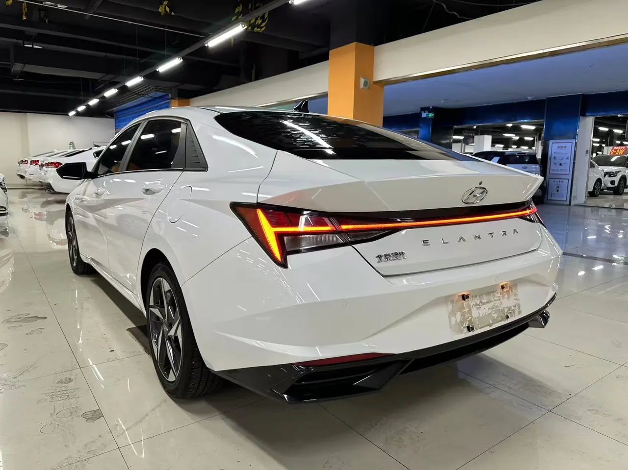 Hyundai 2021 Elantra -3-compartment 1.5 stepless LUX premium automatic gear 7