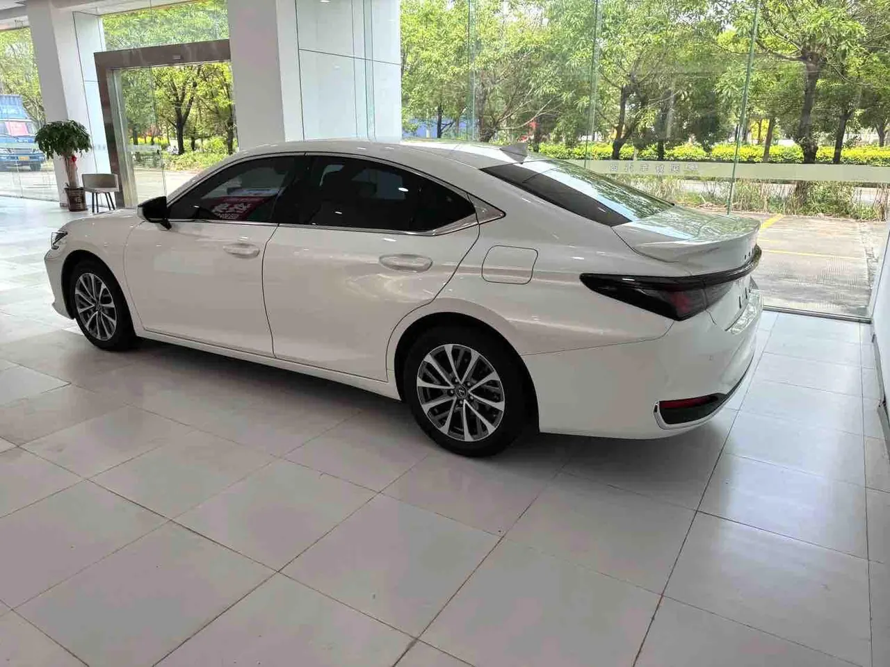 Lexus ES (Imported) 2025 ES300h 2.5 Stepless Premium Edition Automatic Gear 4