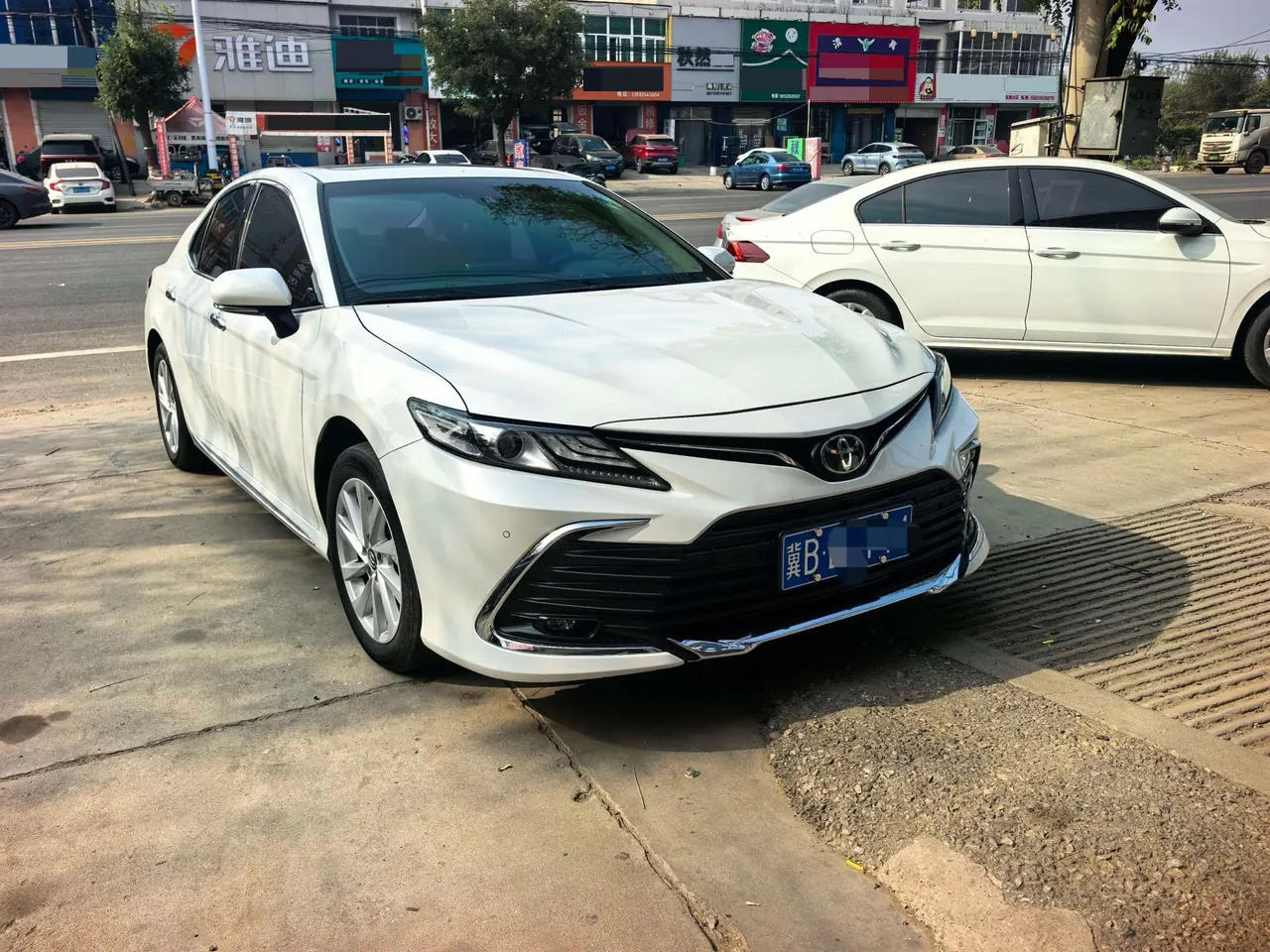 Toyota 2023 Camry 2.0G Stepless Deluxe Edition Automatic Gear 2